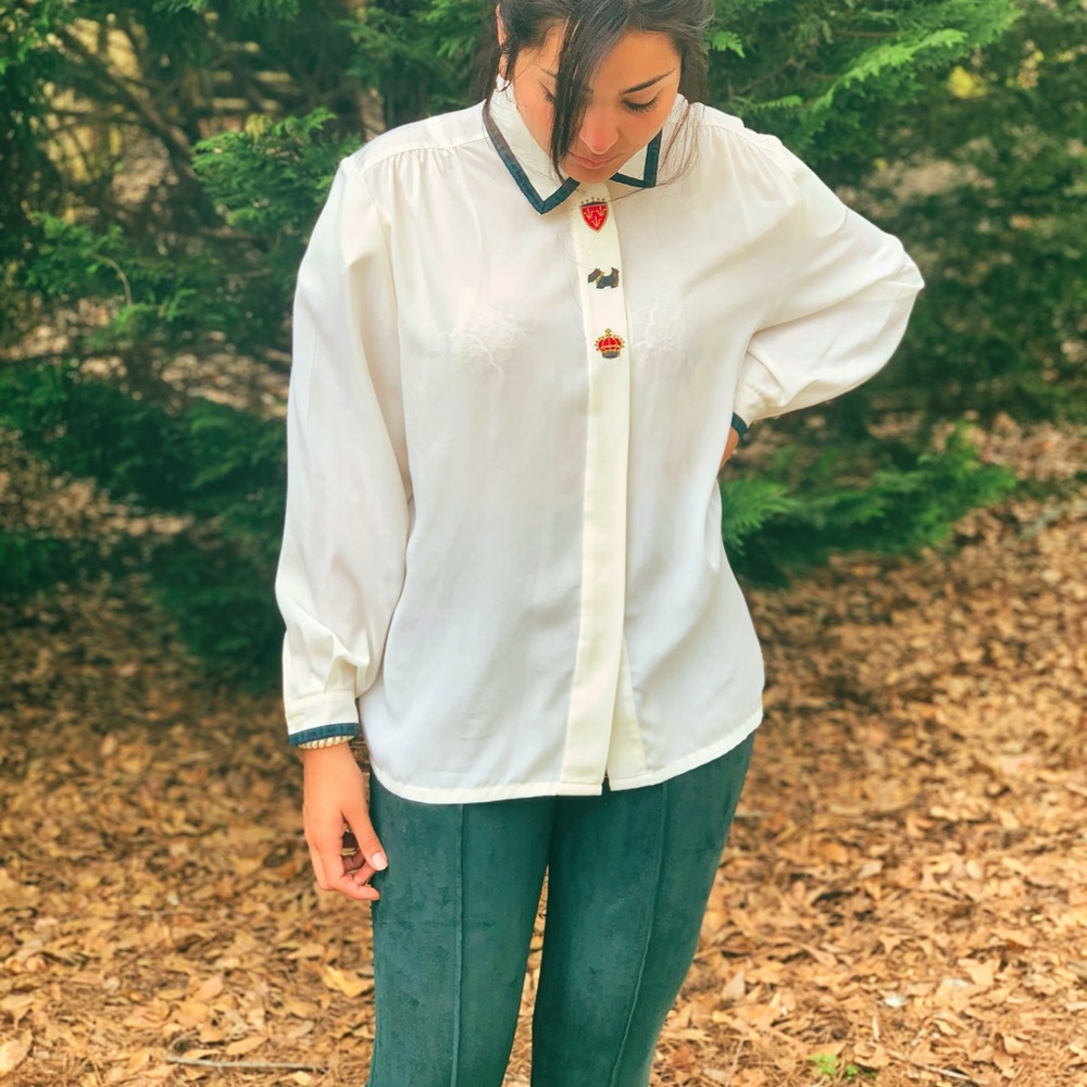 🛍 Koret Pettites VTG button shirt.👑